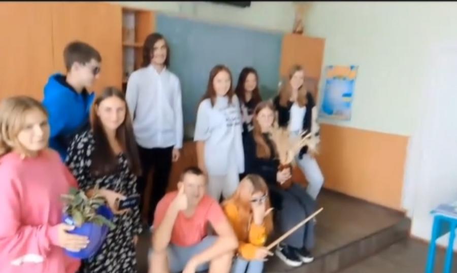 Привітання з Днем працівників освіти