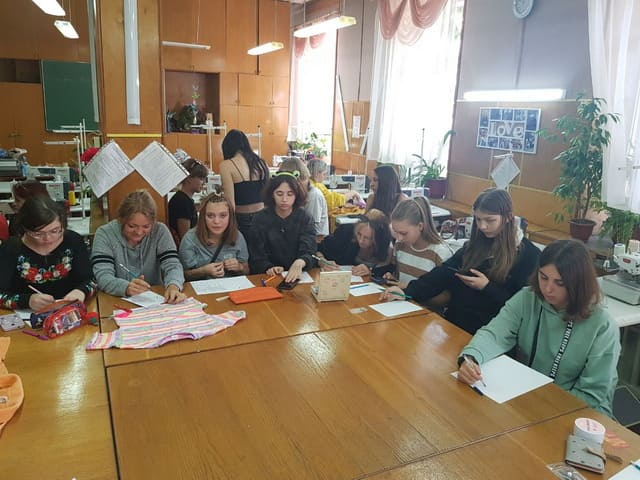 "Ремонт одягу з використанням фурнітури" "Ремонт одягу з використанням фурнітури"
