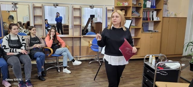 Майстер-клас "Нанопластика, кератин, ботокс, нанореконструкція. Плюси та мінуси" Майстер-клас "Нанопластика, кератин, ботокс, нанореконструкція. Плюси та мінуси"