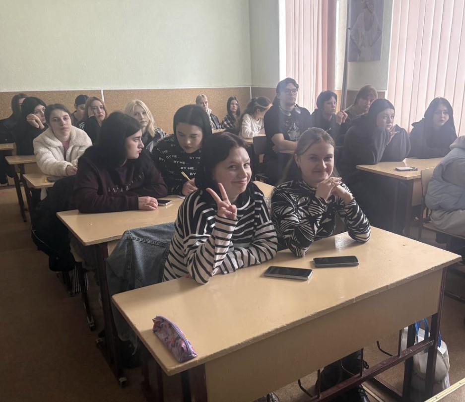 “Нові можливості для українських жінок та молоді”