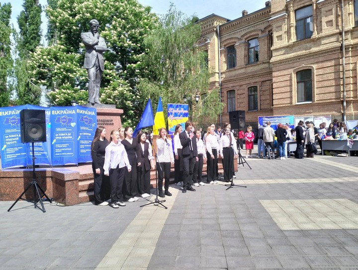 Кропивницький професійний ліцей сфери послуг і торгівлі — учасник масштабного заходу «Кіровоградщина європейська» Кропивницький професійний ліцей сфери послуг і торгівлі — учасник масштабного заходу «Кіровоградщина європейська»