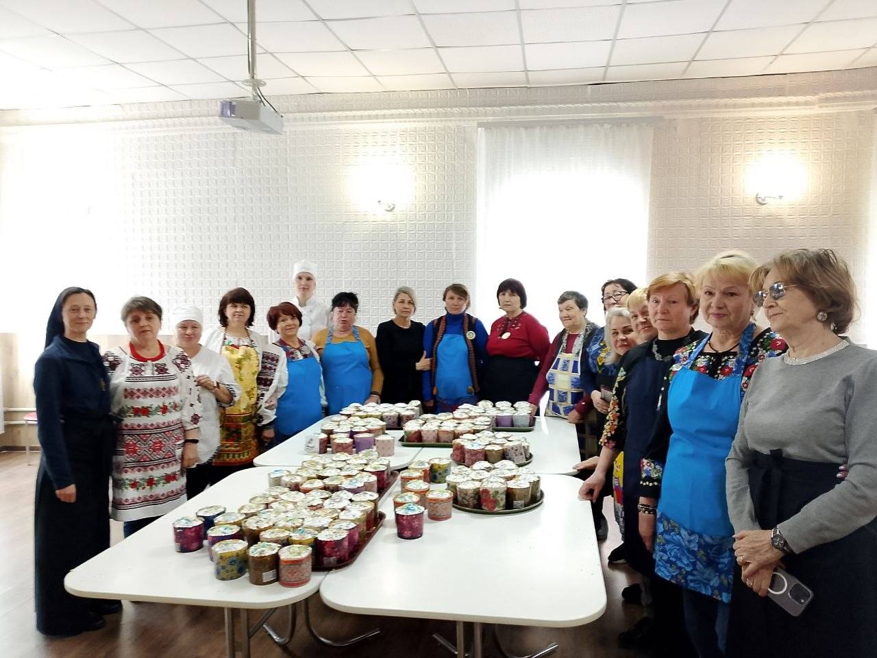 Сьогодні у Кропивницькому професійному ліцеї сфери послуг і торгівлі відбулася особлива акція — “Мамина паска”